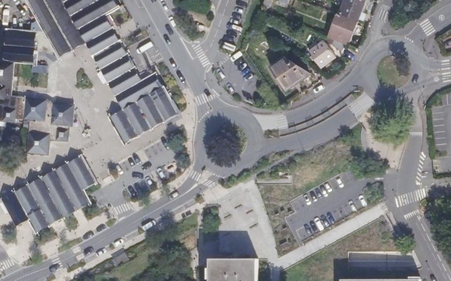 Vue aérienne du Rond-point anonyme n°1244937555
