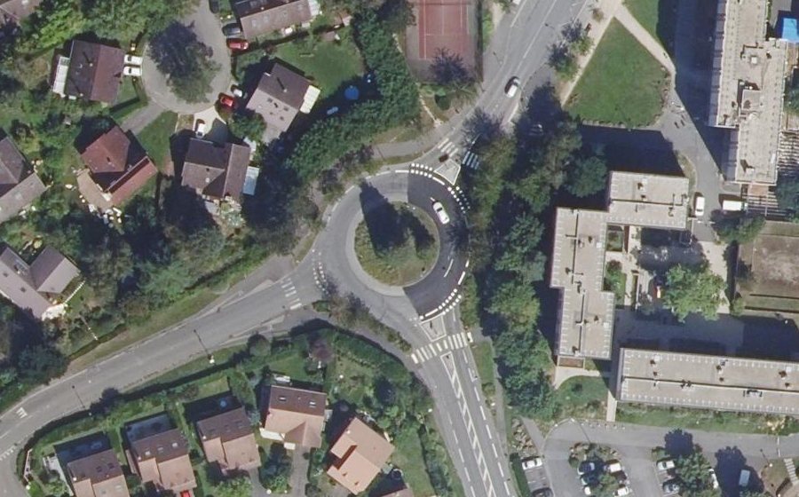 Vue aérienne du Rond-point anonyme n°1244937575
