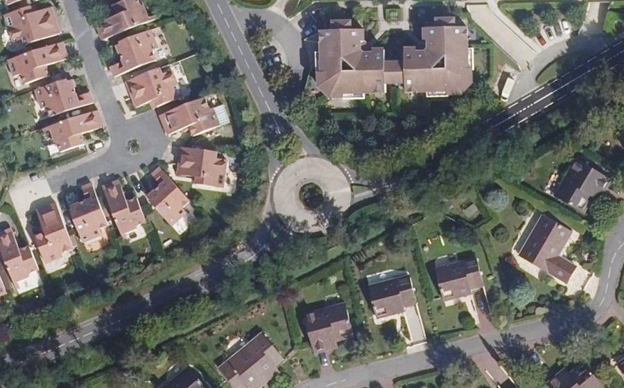 Vue aérienne du Rond-point anonyme n°1244966331