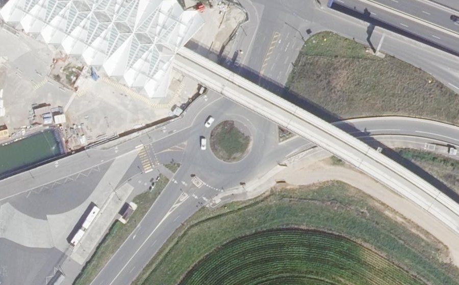 Vue aérienne du Rond-point anonyme n°1244967498