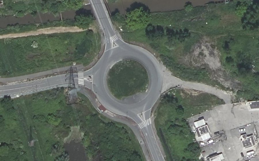 Vue aérienne du Rond-point anonyme n°1244968635