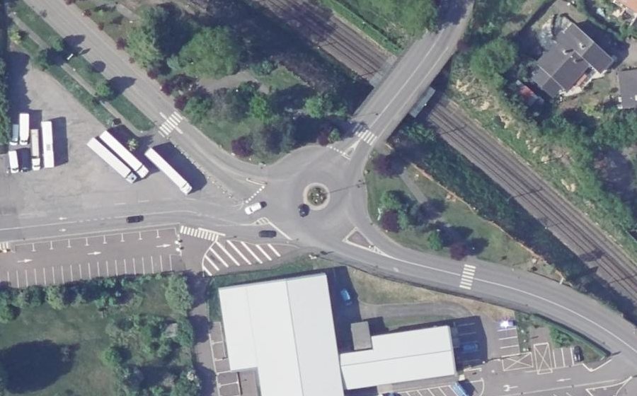 Vue aérienne du Rond-point anonyme n°1245015152