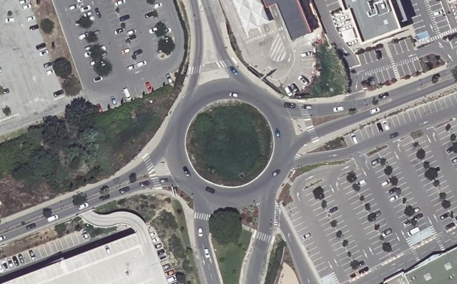 Vue aérienne du Rond-point anonyme n°1245300139