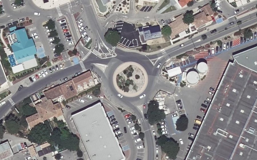 Vue aérienne du Rond-point anonyme n°1245303801