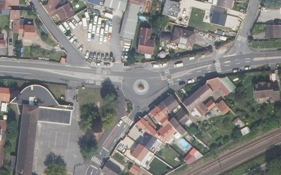 Vue aérienne du Rond-point anonyme n°1245505789