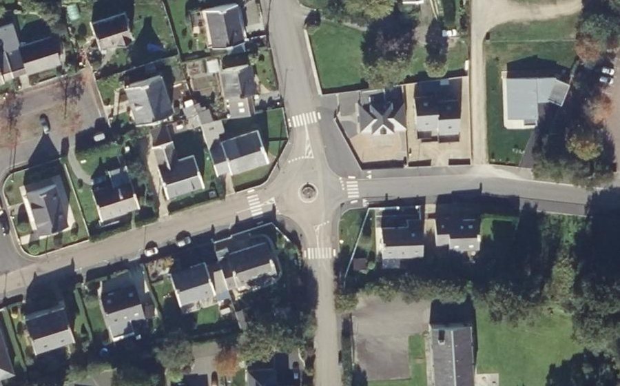 Vue aérienne du Rond-point anonyme n°1245599616