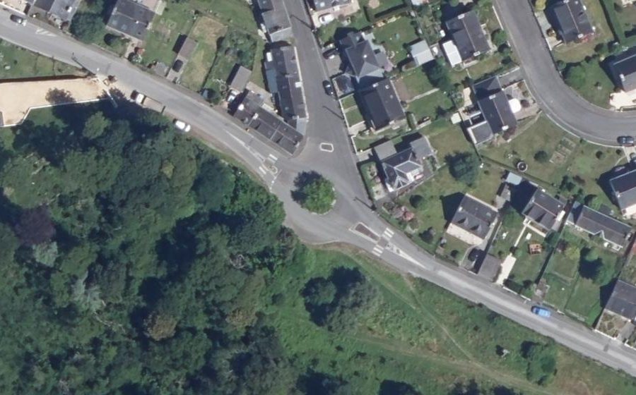 Vue aérienne du Rond-point anonyme n°1245628472