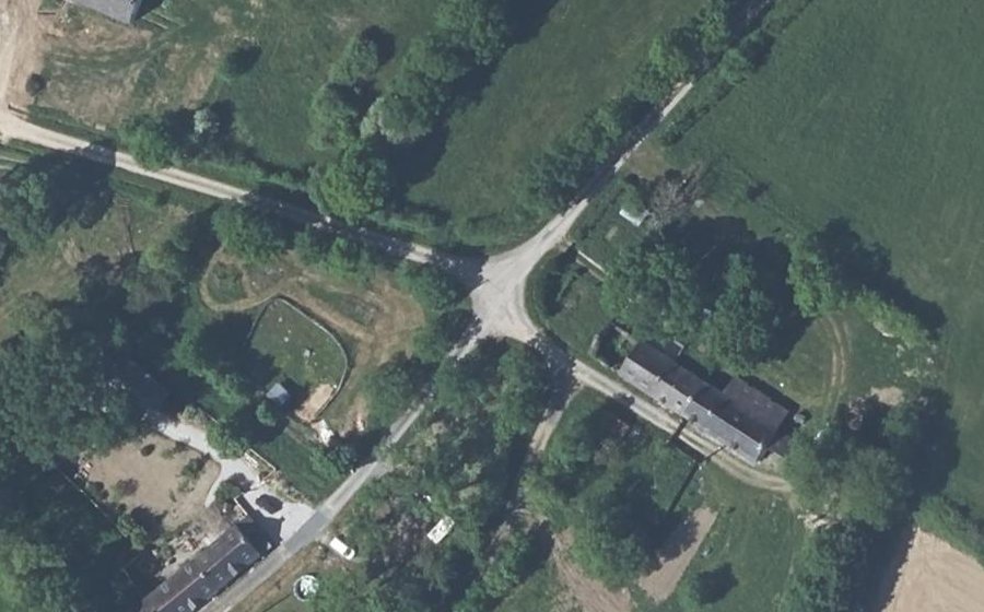 Vue aérienne du Rond-point anonyme n°124569677