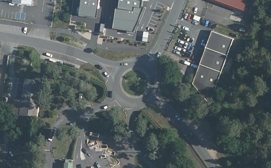 Vue aérienne du Rond-point anonyme n°1245846555