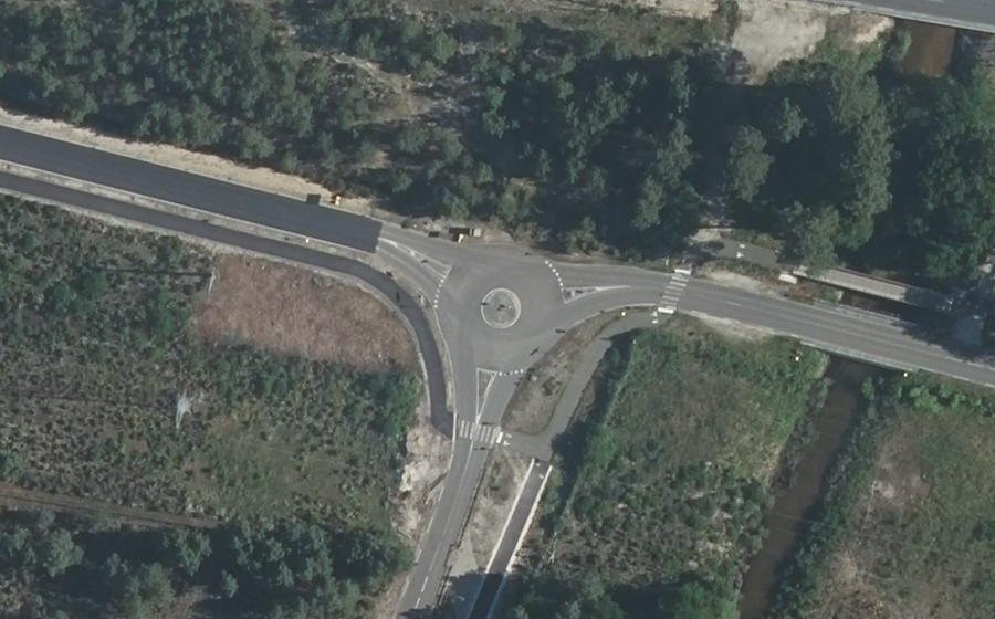 Vue aérienne du Rond-point anonyme n°1245846568