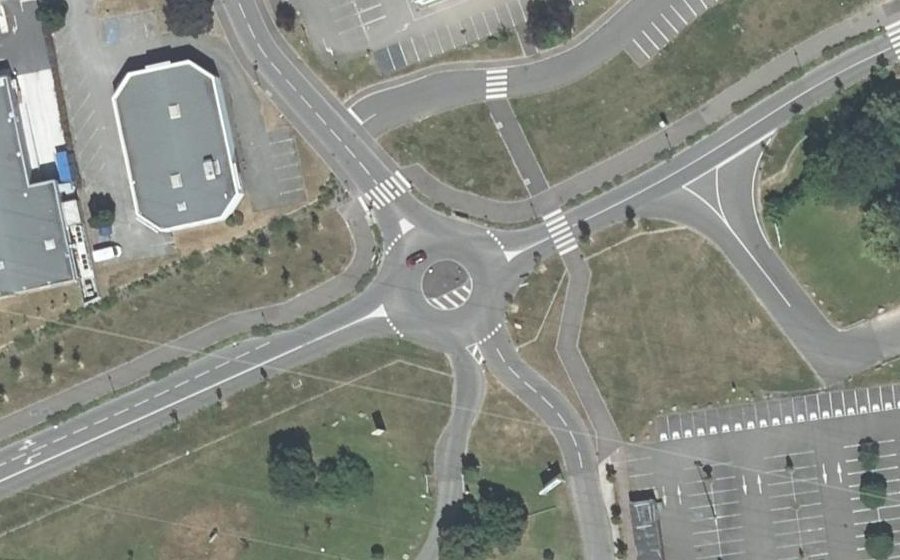 Vue aérienne du Rond-point anonyme n°1245857615