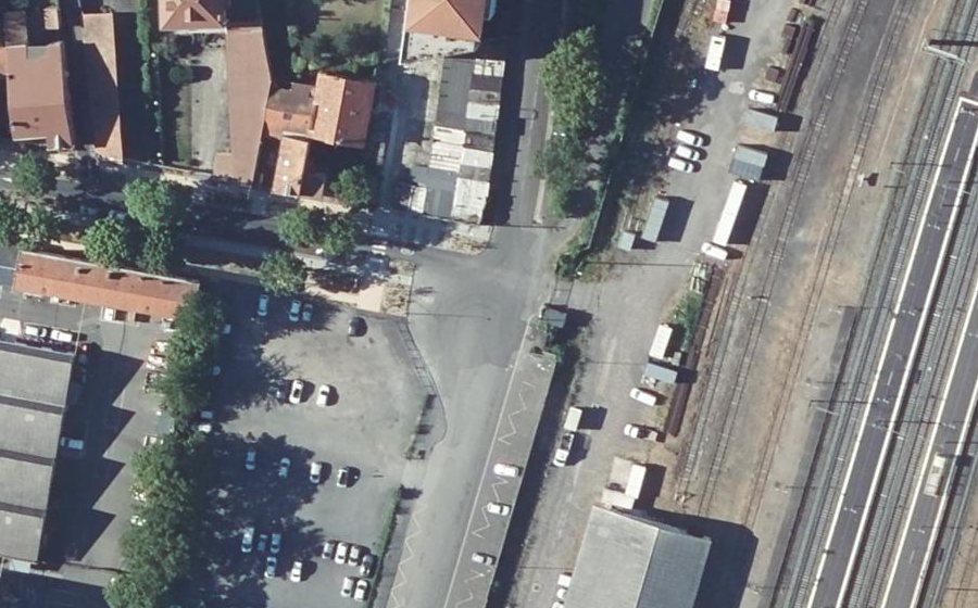Vue aérienne du Rond-point anonyme n°1246147438