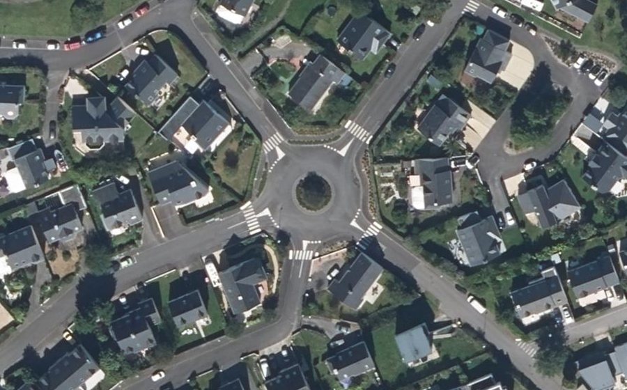 Vue aérienne du Rond-point anonyme n°124656387