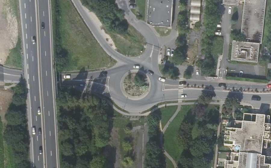 Vue aérienne du Rond-point anonyme n°1246830928