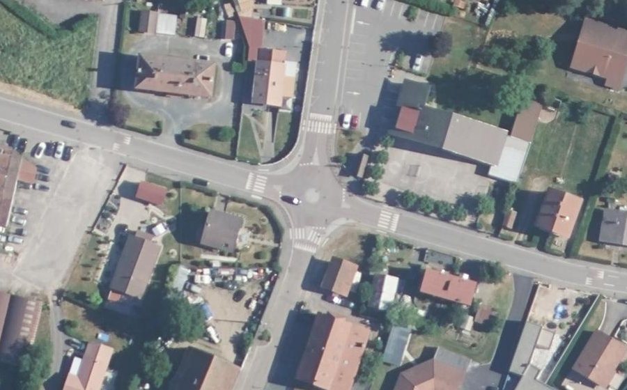 Vue aérienne du Rond-point anonyme n°1246954936