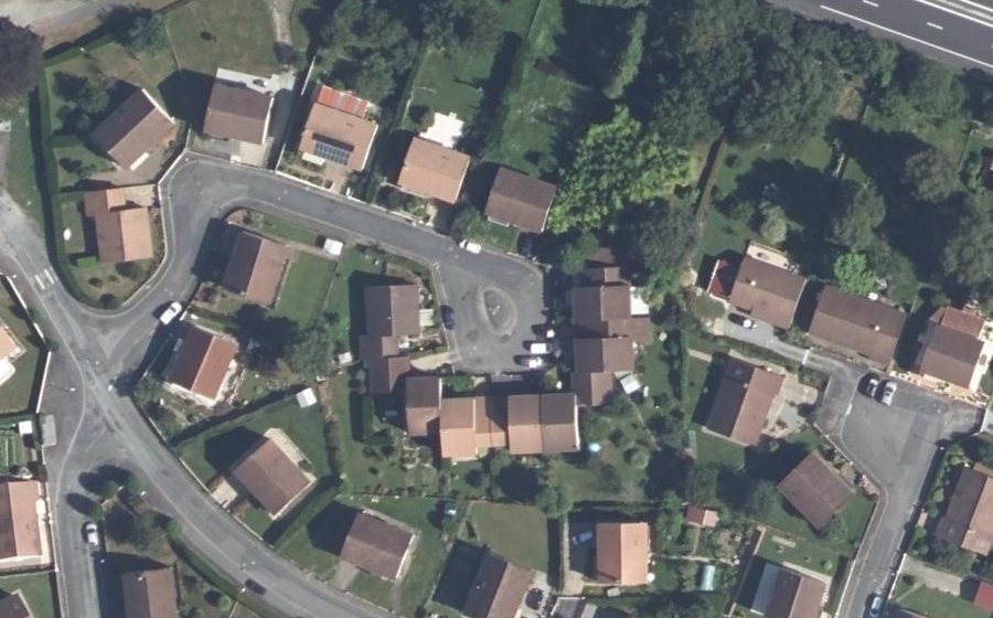 Vue aérienne du Rond-point anonyme n°124708426