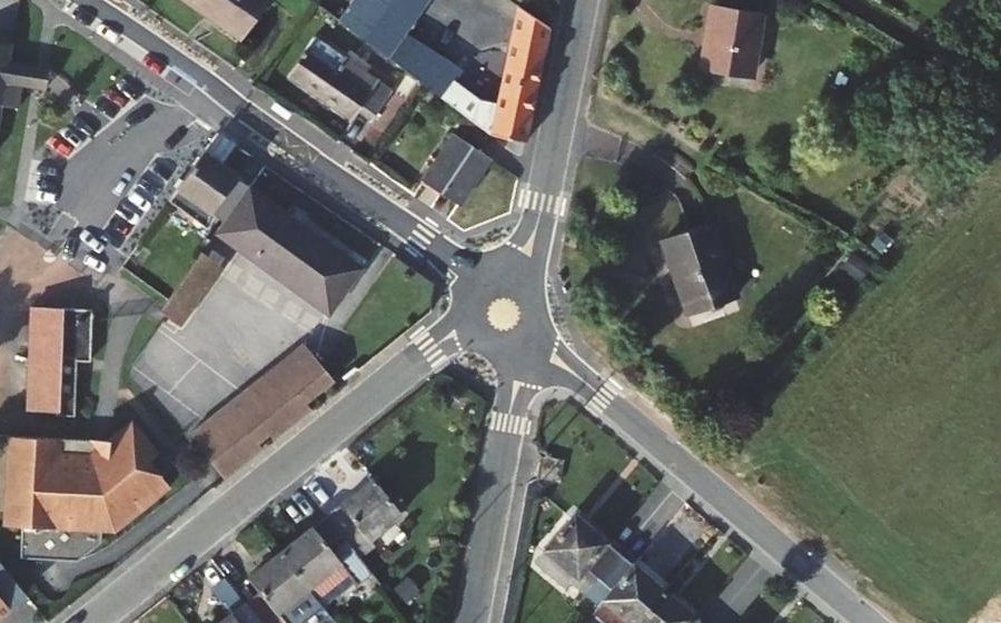 Vue aérienne du Rond-point anonyme n°1247095900