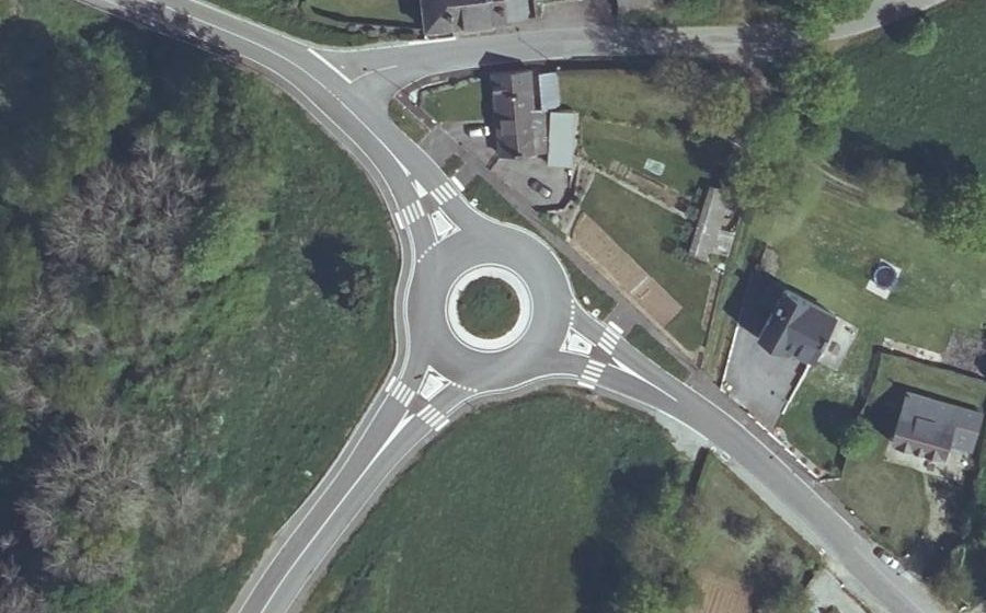 Vue aérienne du Rond-point anonyme n°1247126567