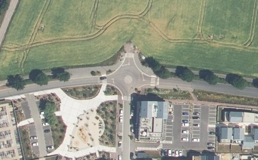 Vue aérienne du Rond-point anonyme n°1247220765