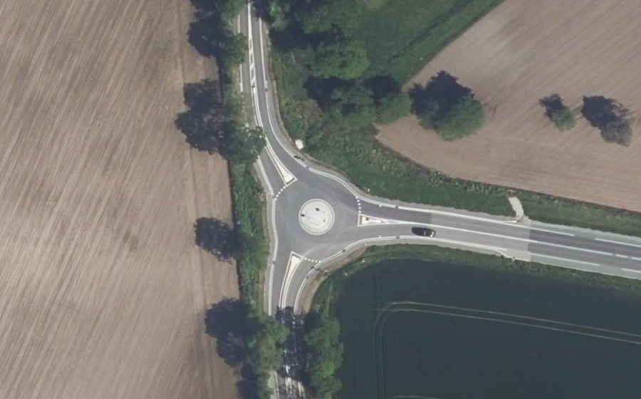 Vue aérienne du Rond-point anonyme n°1247289664