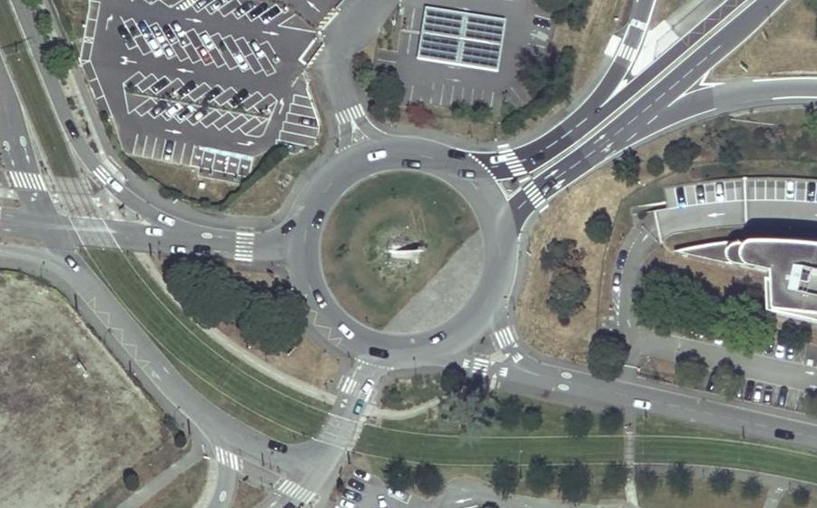 Vue aérienne du Rond-Point Émile Dewoitine