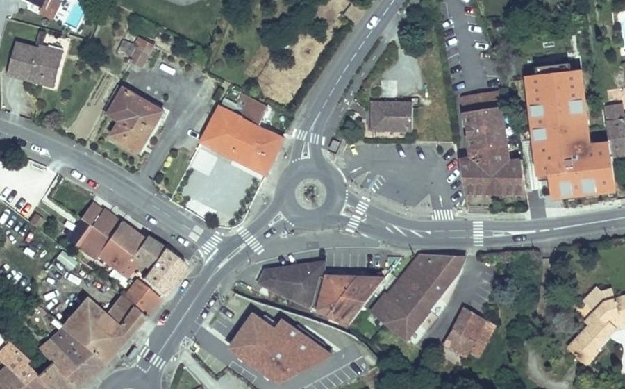 Vue aérienne du Rond-point anonyme n°1247589949
