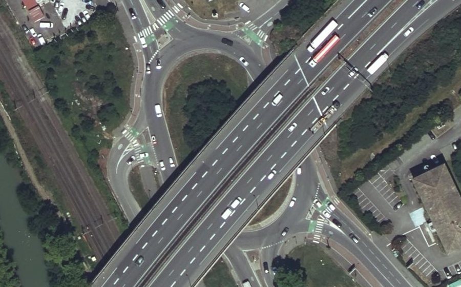 Vue aérienne du Rond-point anonyme n°1247650949