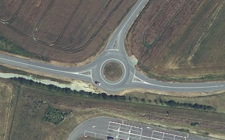 Vue aérienne du Rond-point anonyme n°1247655230