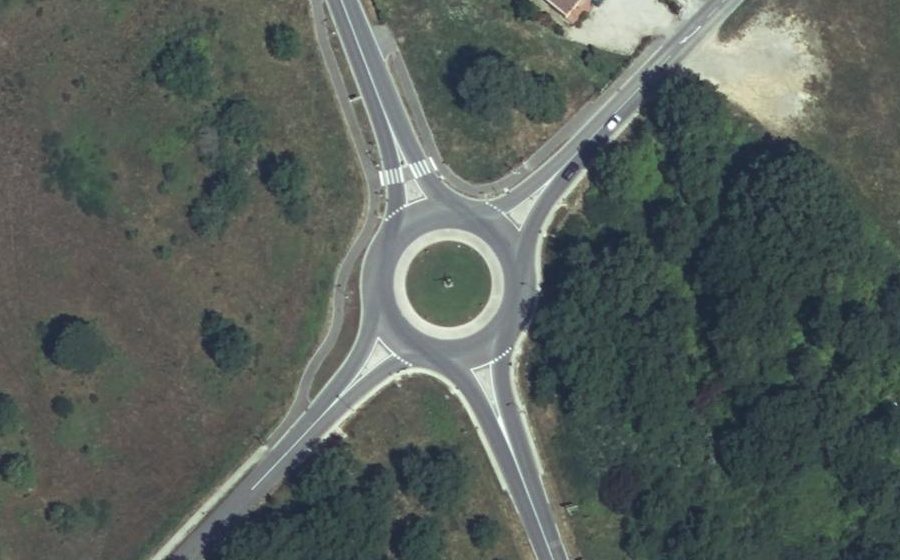Vue aérienne du Rond-point anonyme n°1247655249
