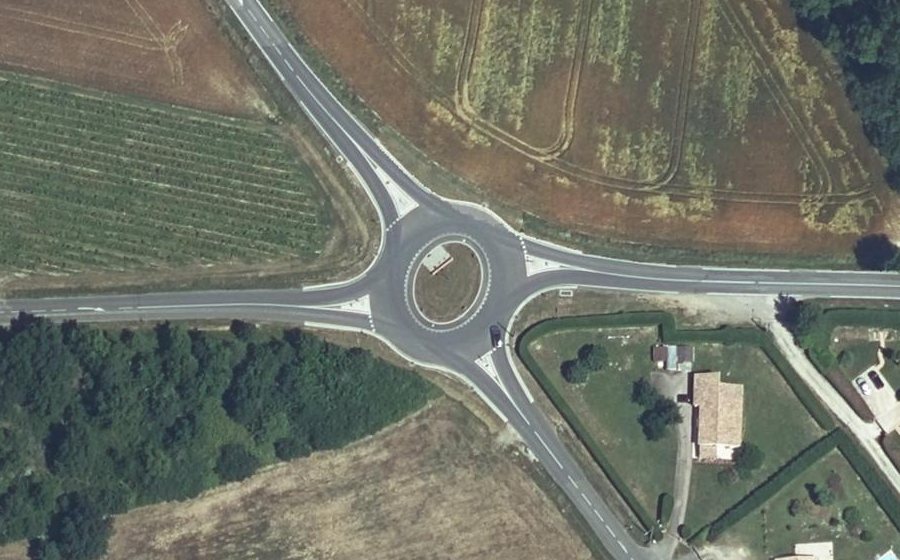 Vue aérienne du Rond-point anonyme n°1247655259