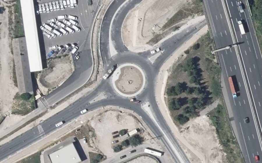 Vue aérienne du Rond-point anonyme n°1247691694