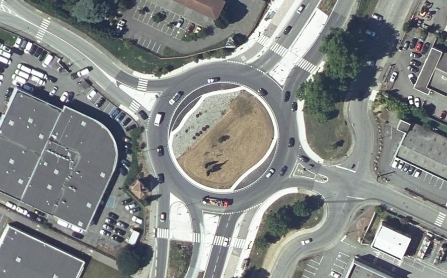 Vue aérienne du Rond-point anonyme n°1247708958