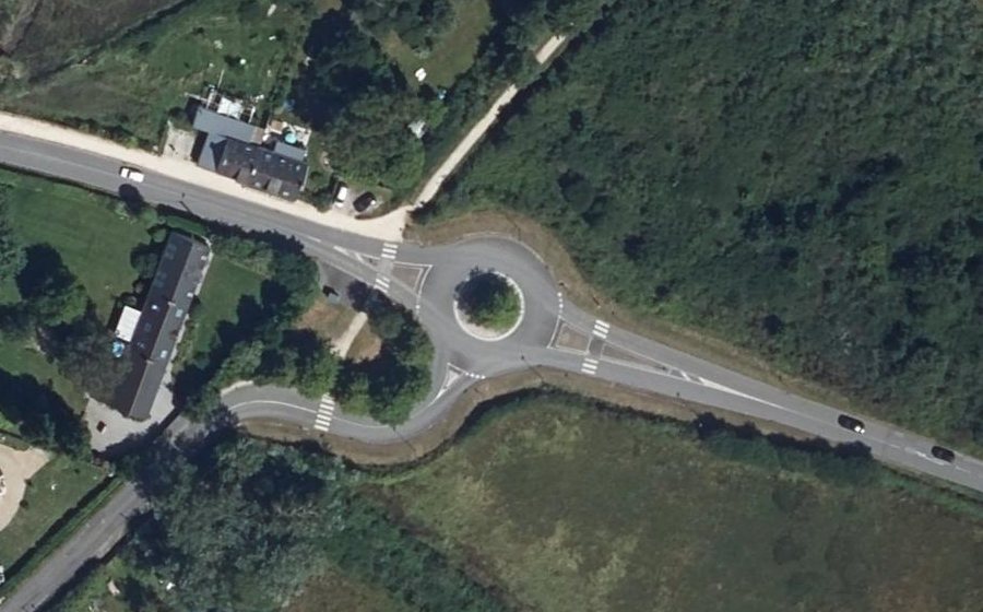 Vue aérienne du Rond-point anonyme n°124886887