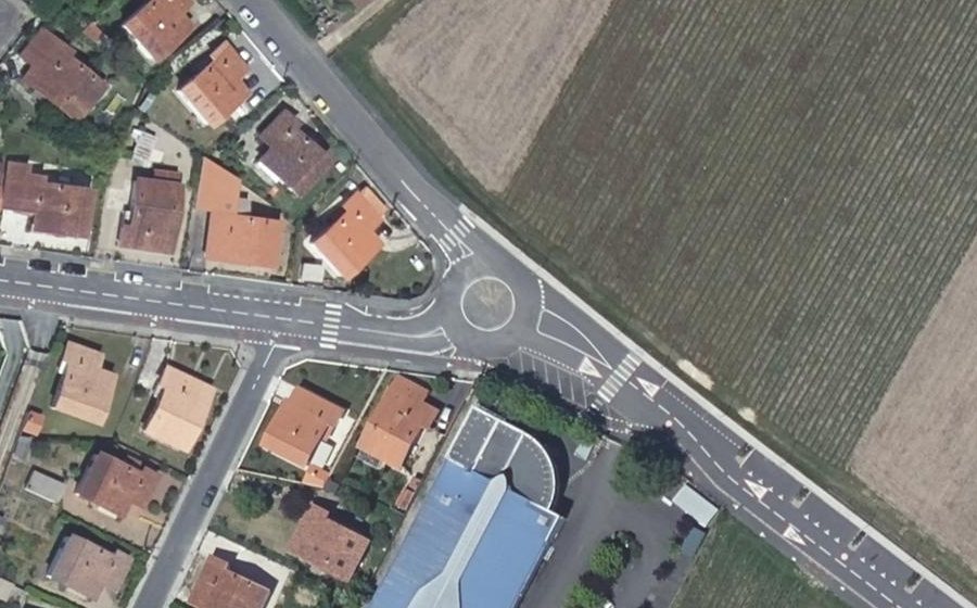 Vue aérienne du Rond-point anonyme n°1248991484