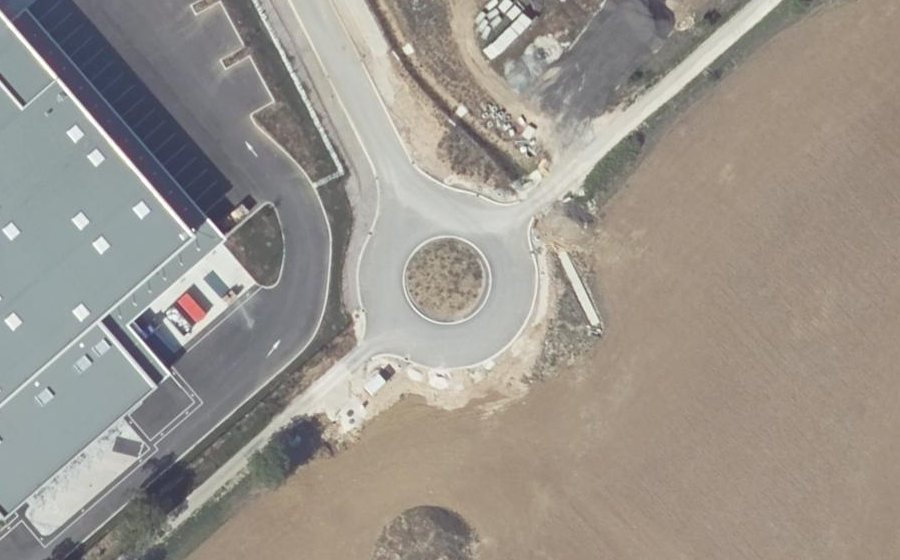 Vue aérienne du Rond-point anonyme n°1249899291