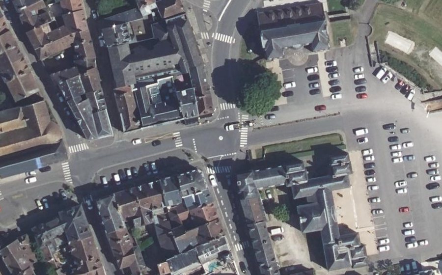Vue aérienne du Rond-point anonyme n°1250785143
