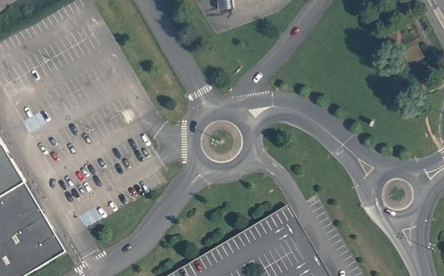 Vue aérienne du Rond-point anonyme n°125156999