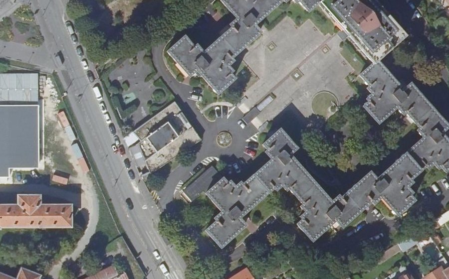 Vue aérienne du Rond-point anonyme n°1251726915