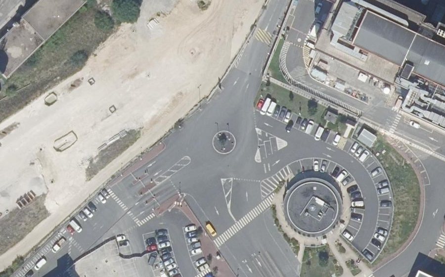Vue aérienne du Rond-point anonyme n°1252340322
