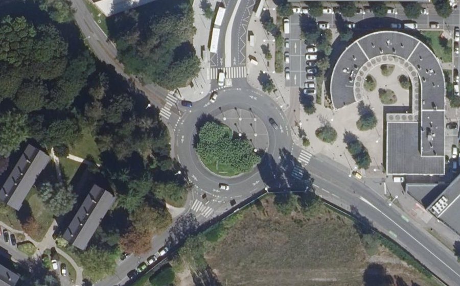 Vue aérienne du Rond-point anonyme n°1252881017
