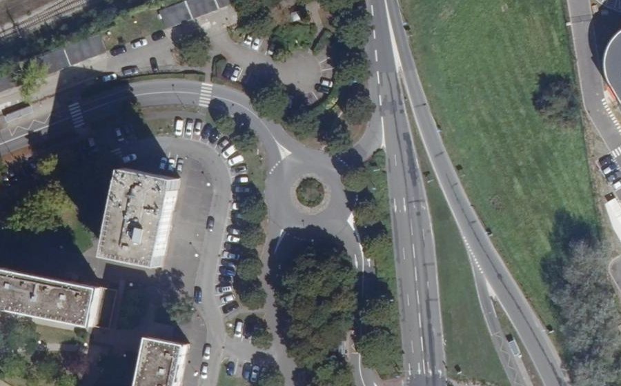 Vue aérienne du Rond-point anonyme n°1252881033