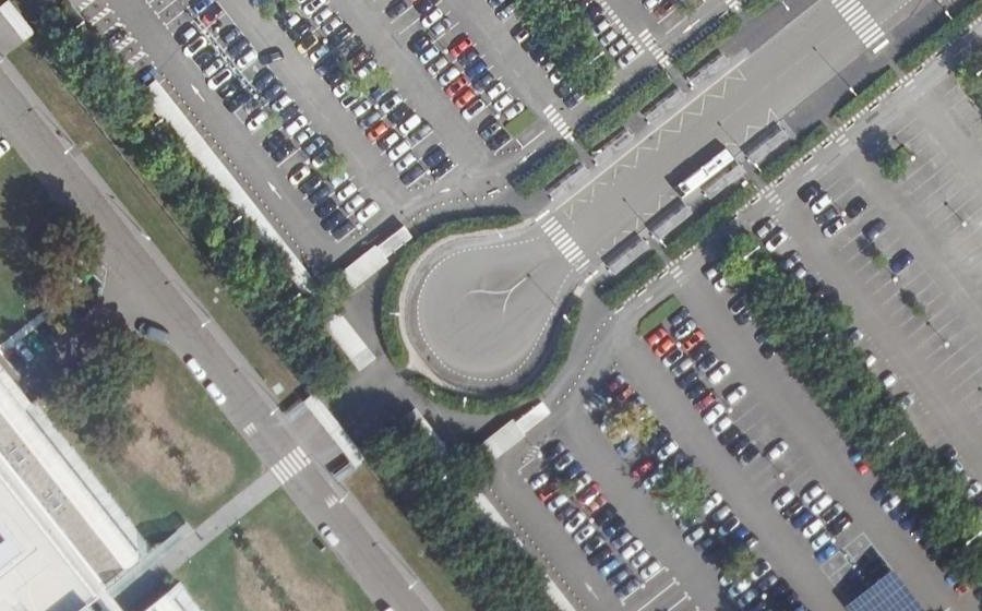 Vue aérienne du Rond-point anonyme n°1252884992