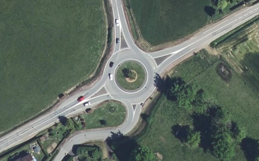 Vue aérienne du Rond-point anonyme n°125314208