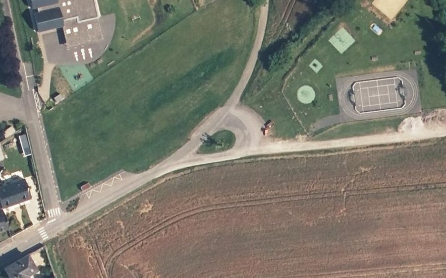 Vue aérienne du Rond-point anonyme n°1253505172