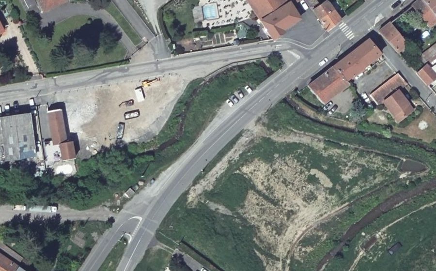 Vue aérienne du Rond-point anonyme n°1253566096