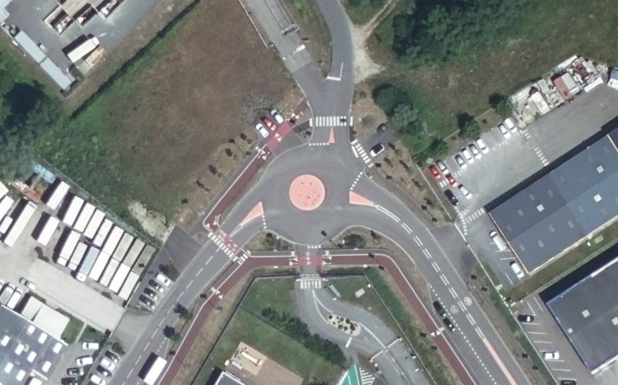 Vue aérienne du Rond-point anonyme n°1254093463