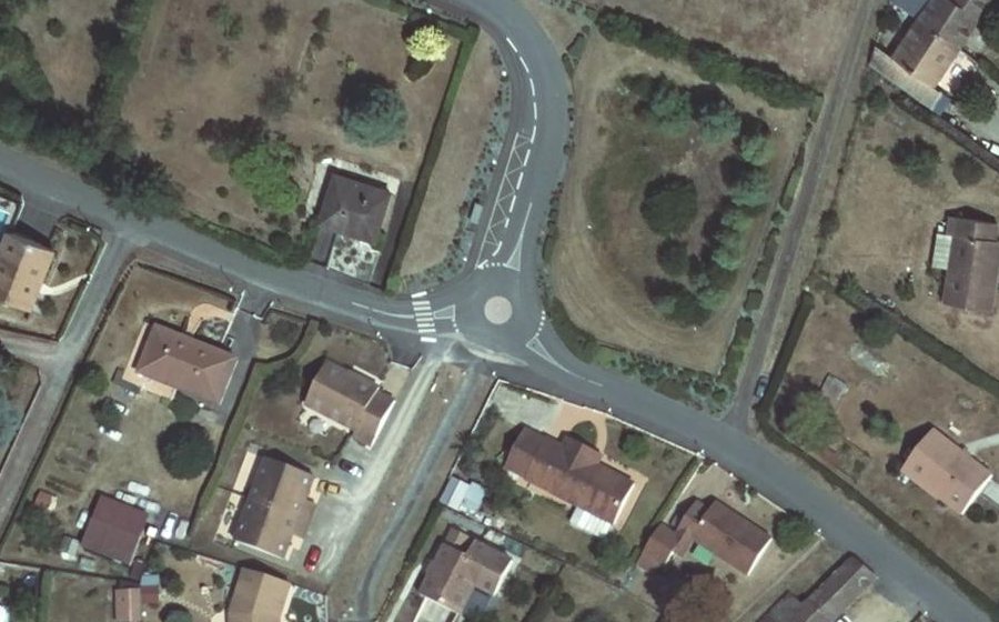 Vue aérienne du Rond-point anonyme n°1254328997