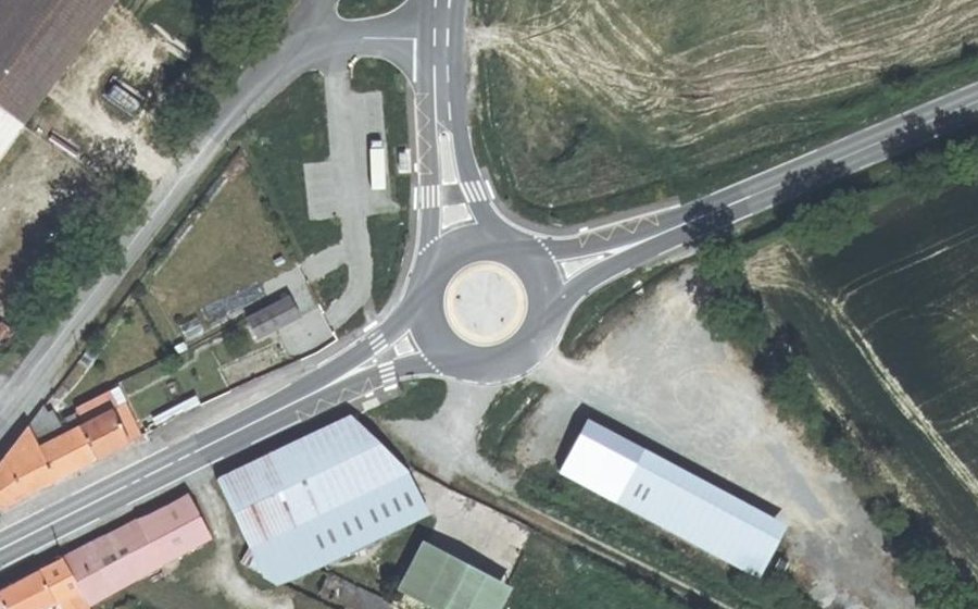 Vue aérienne du Rond-point anonyme n°1254586887