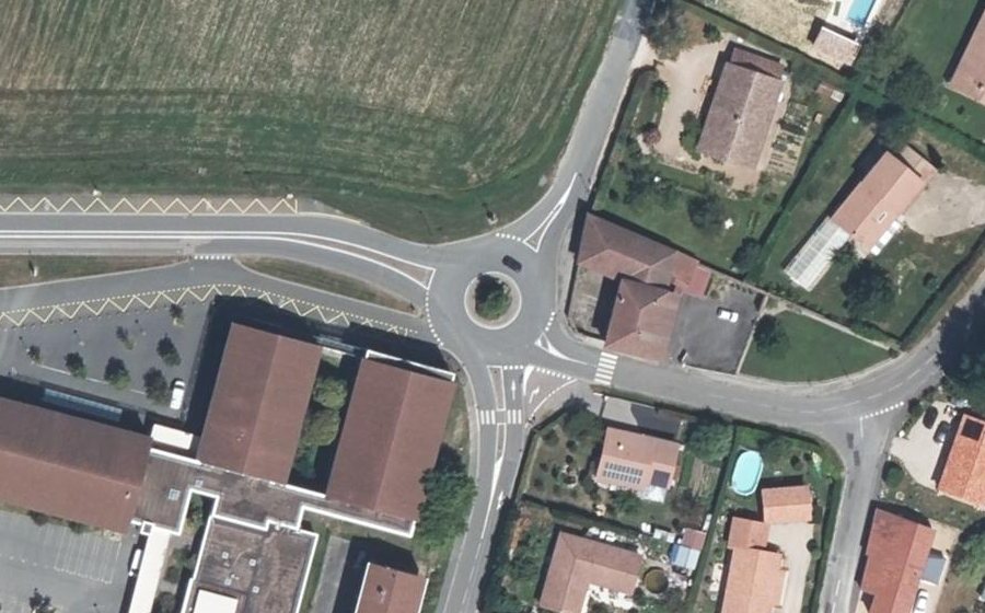Vue aérienne du Rond-point anonyme n°125512164