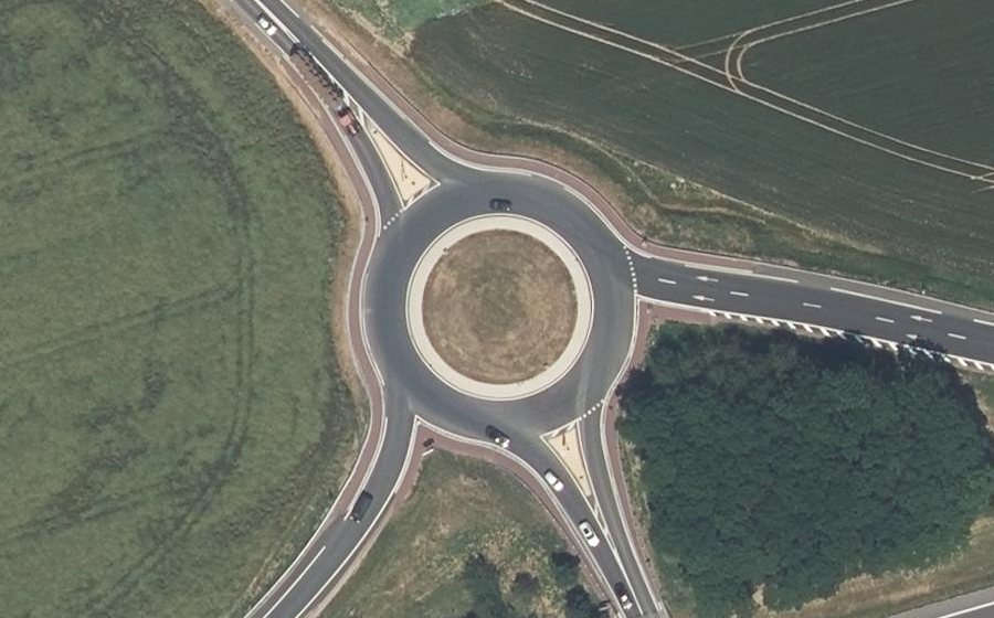 Vue aérienne du Rond-point anonyme n°1255727428